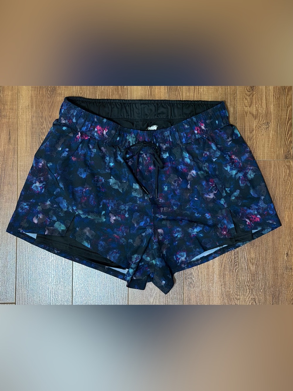 Women's Avia 2-in-1 Running Shorts w/ a Bike Liner - Size Large (12-14)